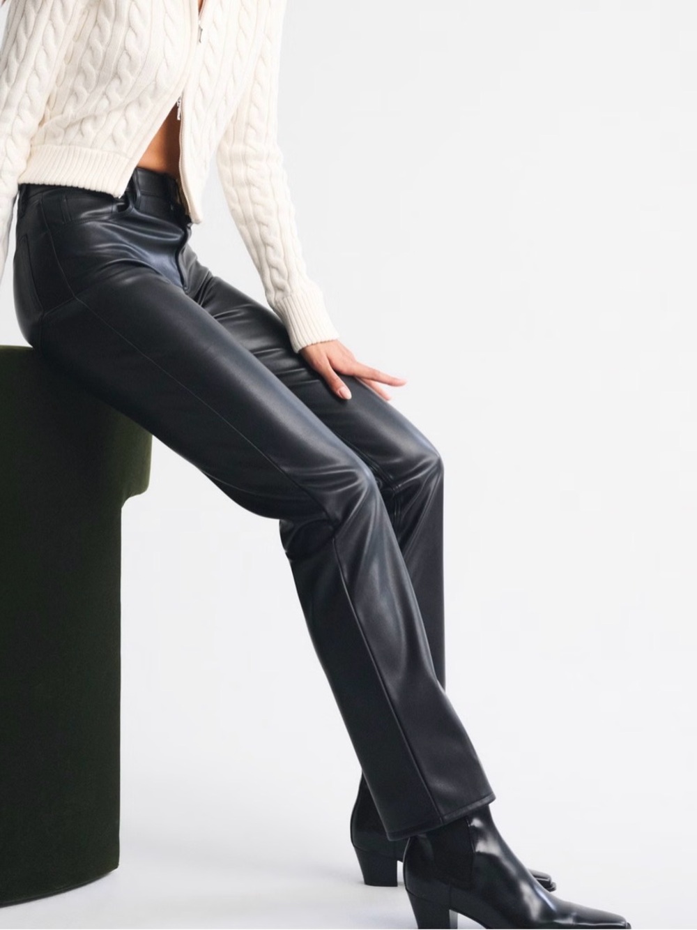 Abercrombie 90s Straight Ultra High Rise Leather Pants size 26